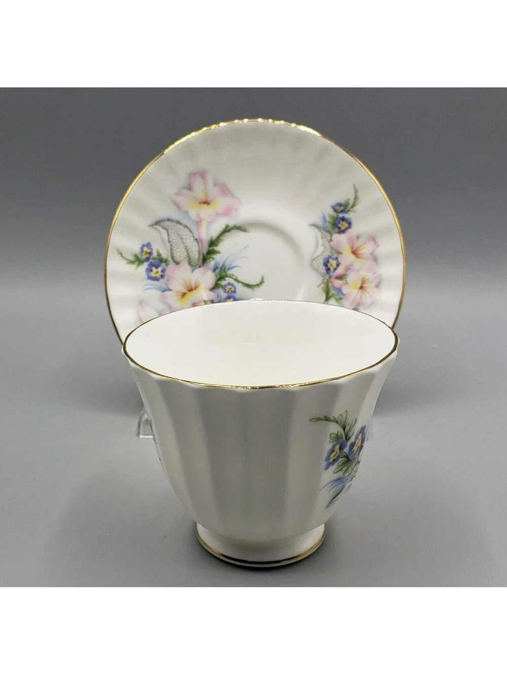 Vintage Duchess Teacup & Saucer Trumpet Flower Fine Bone China England Pink